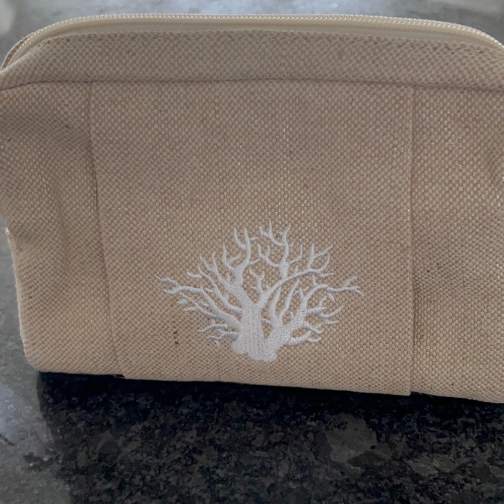 2 NWT  vintage CRABTREE & EVELYN cosmetics/ toiletries bags